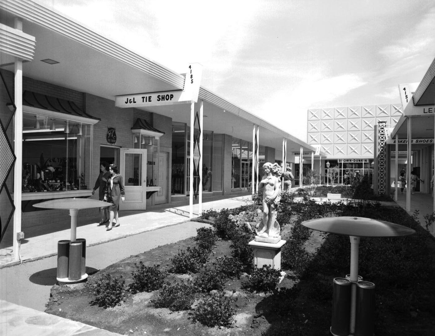 Promenade Mall history